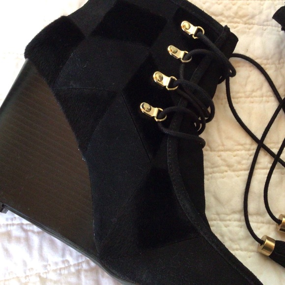 Mark Suede Booties, Size 8 - Picture 6 of 10